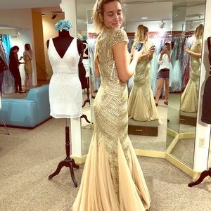 Sherri Hill gown.  Homecoming queen worthy..size 4